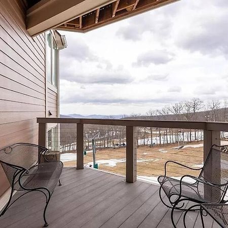 Diamond Adventure Slope Side With Foosball And Arcade At Wintergreen Resort Exterior foto