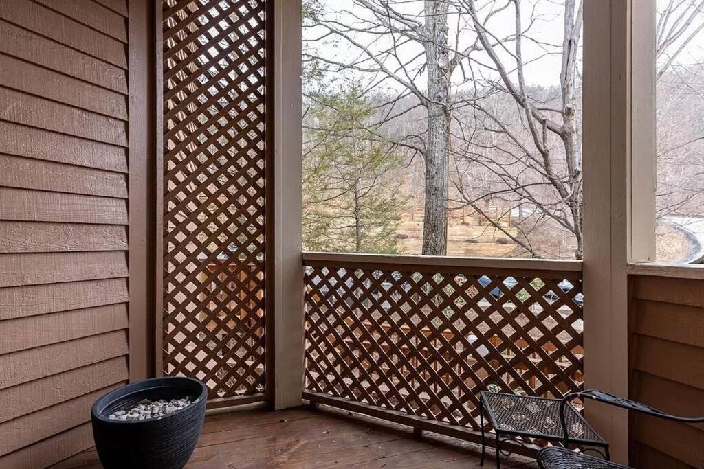 Diamond Adventure Slope Side With Foosball And Arcade At Wintergreen Resort Exterior foto