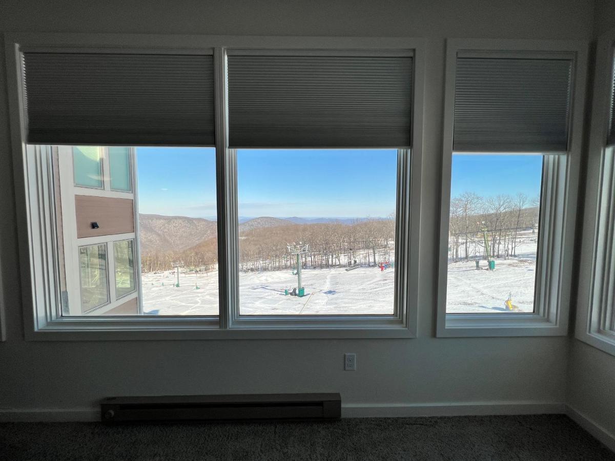 Diamond Adventure Slope Side With Foosball And Arcade At Wintergreen Resort Exterior foto